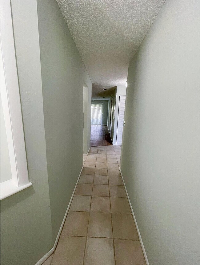 Building Photo - 6010 Indrio Rd