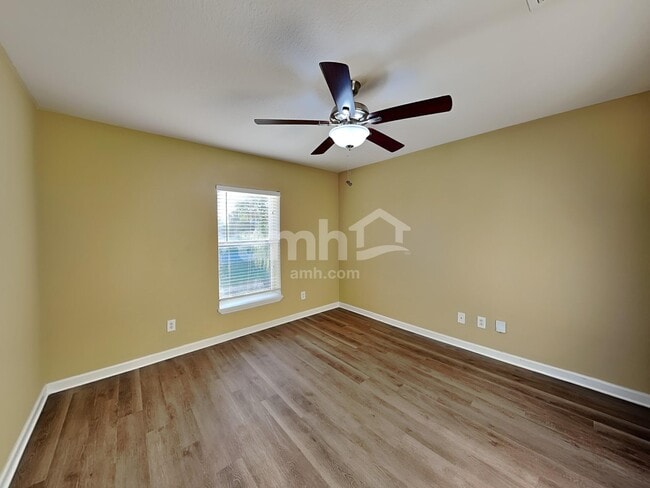 Building Photo - 3090 SW Boxwood Cir