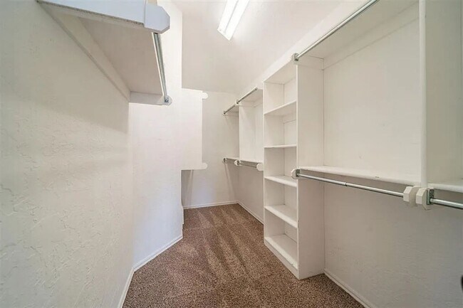 Building Photo - 1105 Kelsi Dr