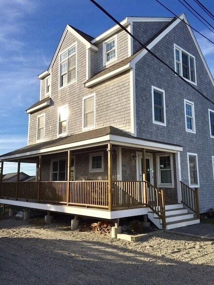 Primary Photo - 52 Ocean Rd N