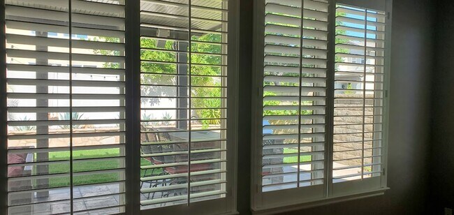 Building Photo - Beautiful House in the Lovely Fair Oaks Ra...