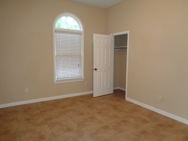 Building Photo - 5181 Marlboro Ct