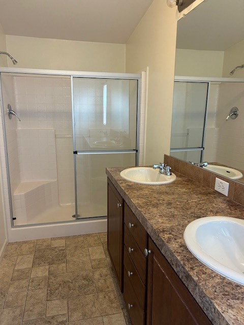 Building Photo - 9427 E University Dr