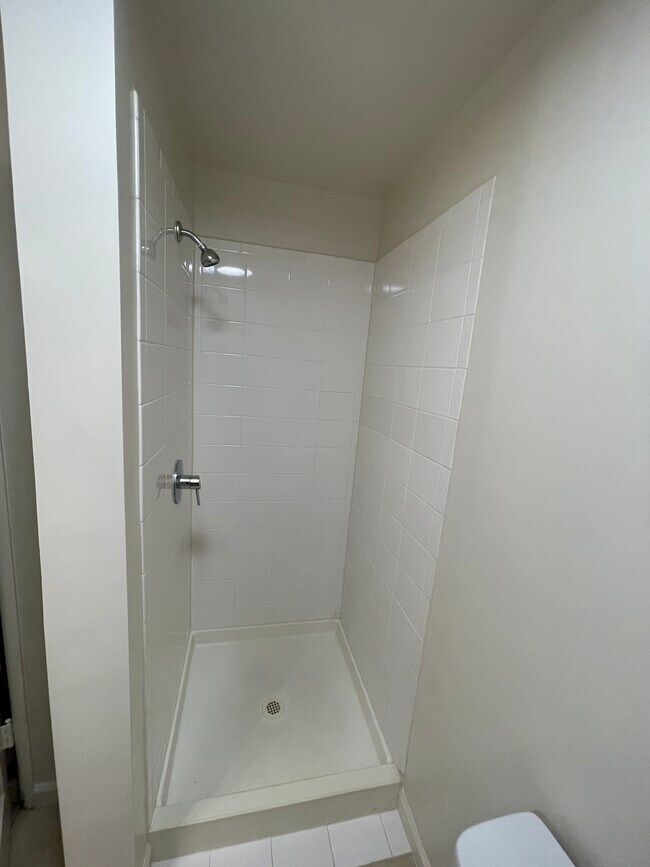 Building Photo - 1145 Willow Rd