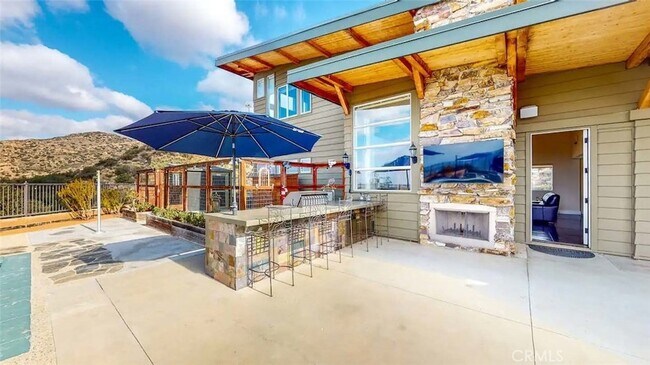 Building Photo - 7300 Santa Susana Pass Rd