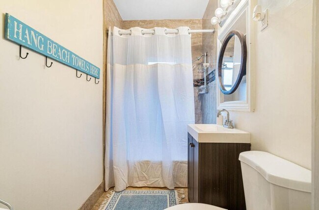 Building Photo - 5301 N Flagler Dr