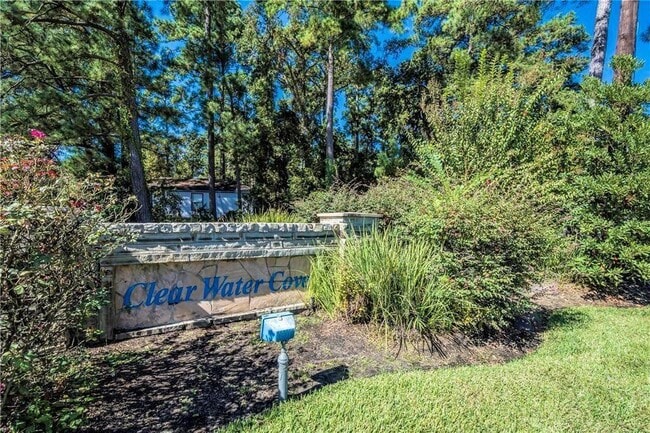 Building Photo - 121 Clear Water W