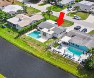Building Photo - 533 Riverside Dr