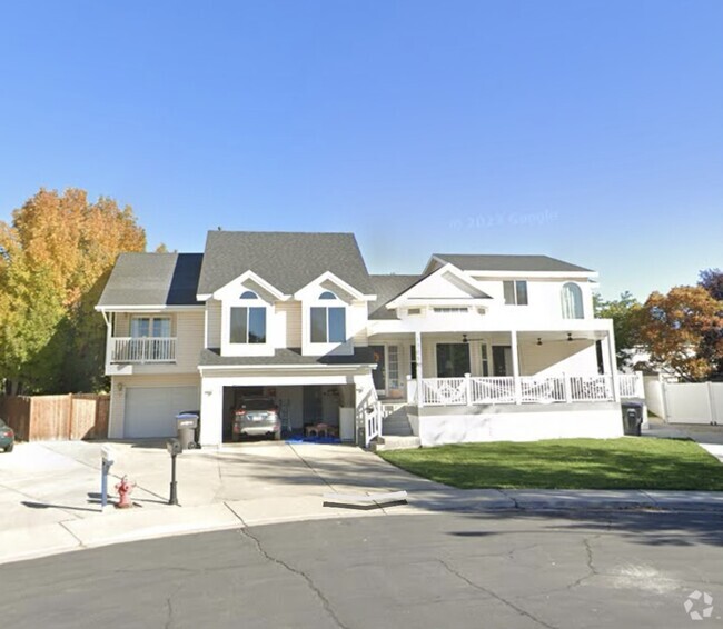 Building Photo - 1705 W 270 S
