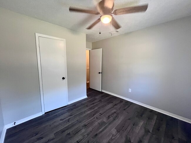Building Photo - 68 Military Chapel Ln