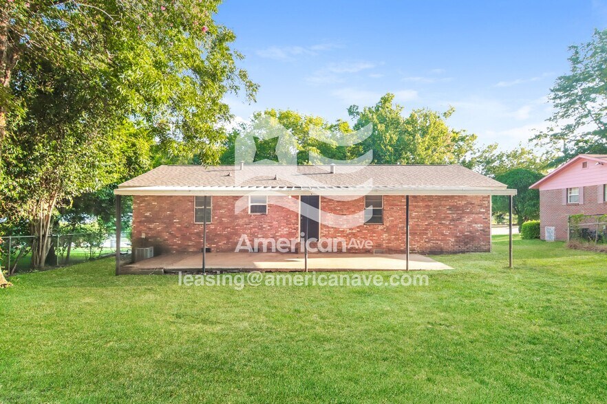 Building Photo - 1838 Emerson Ave