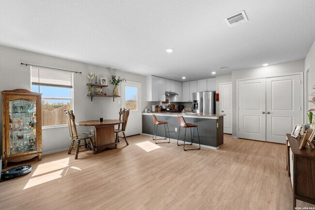 Building Photo - 6403 Ignacio Ct