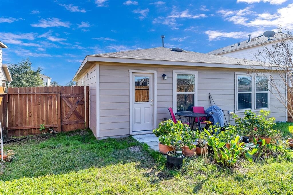 Building Photo - 1617 Perennial Ln