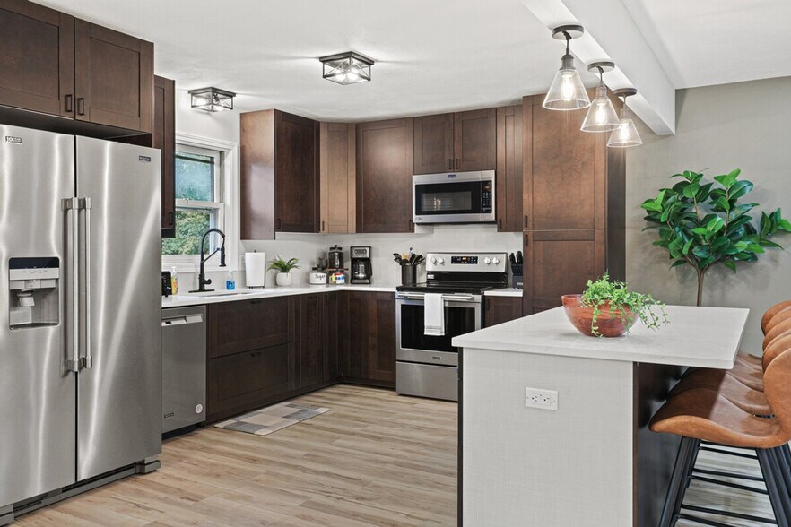 Building Photo - 6090 Rattman Rd