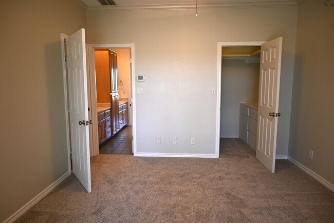 Building Photo - 2460 Wranglers Retreat