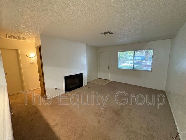 Building Photo - 2038 S Cain St