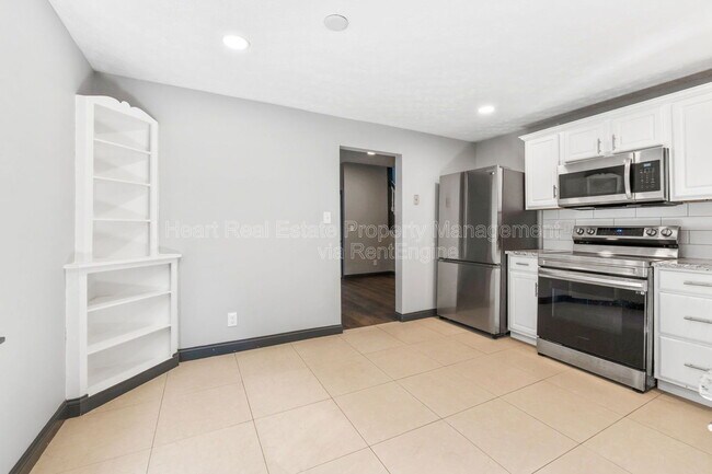 Building Photo - 957 Harrison Ave