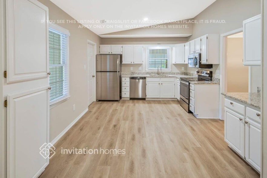 Building Photo - 214 Armstrong Dr