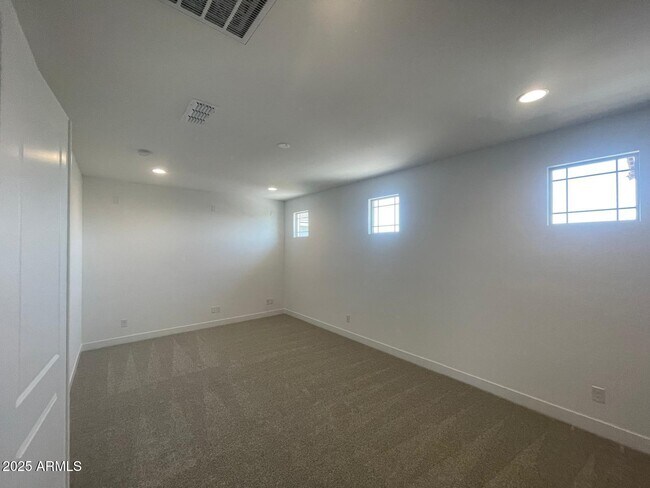 Building Photo - 20457 E Silver Creek Ln