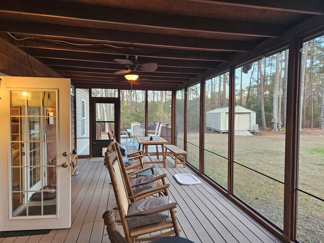 Building Photo - 3 Bedroom 2 Bath unfurnished home located in Sneads Ferry