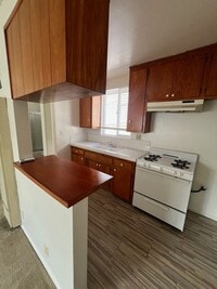 Building Photo - 235 &amp; 237 W. Tujunga Ave.