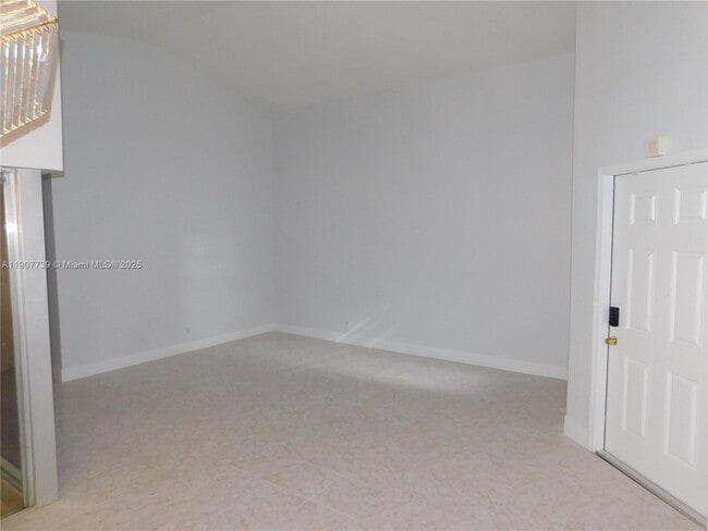 Building Photo - 2851 River Run Cir W