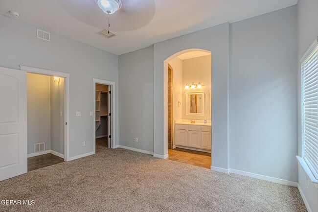 Building Photo - 3646 Grand Bahamas Dr