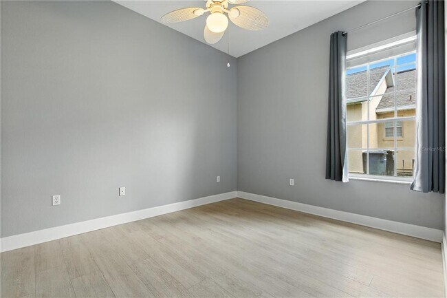 Building Photo - 457 Golf Vista Cir