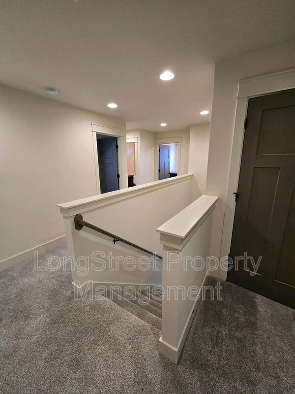 Building Photo - 1947 SW Stanford St