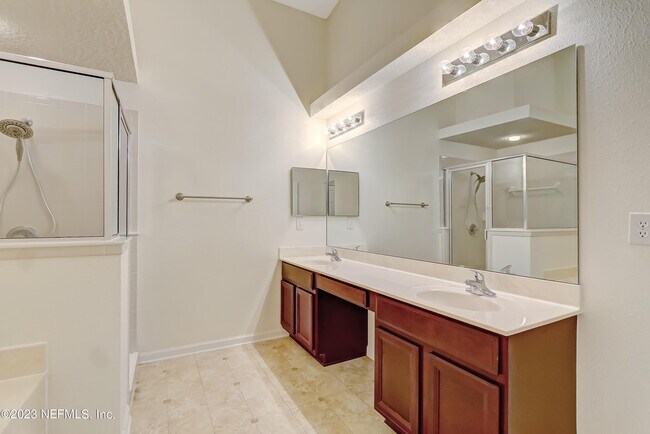 Building Photo - 608 Birchbark Trail