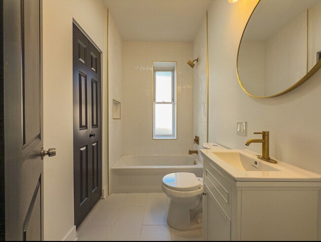 Building Photo - 4925 S Champlain Ave