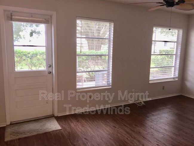 Building Photo - 2256 Spanish Dr