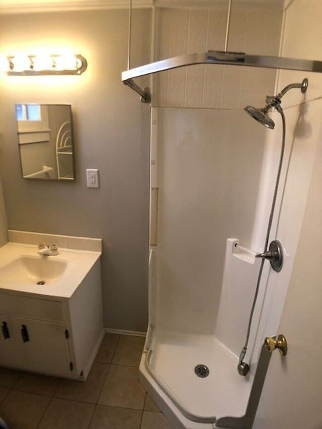 Building Photo - 2 bedroom duplex in Niles