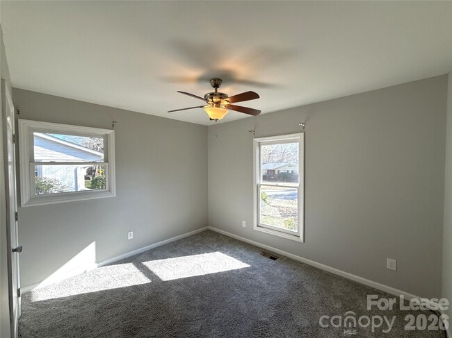 Building Photo - 1601 Starbrook Dr