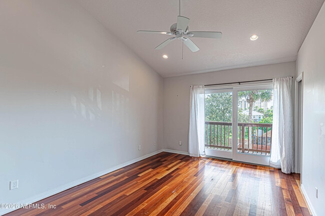 Building Photo - 445 8th Ave N