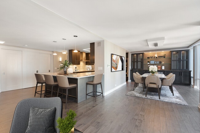 Building Photo - 200 E Delaware Pl