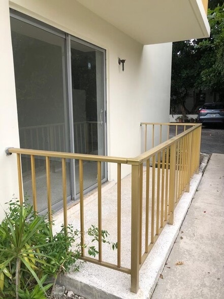 Building Photo - 528 SW 6th St