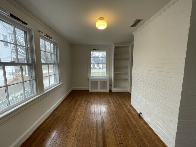 Building Photo - 3417 Plymouth Pl