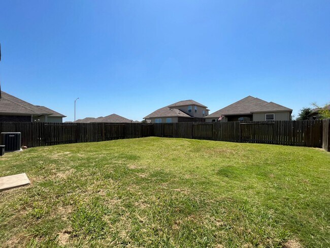 Building Photo - Nice 3/2 in Manor