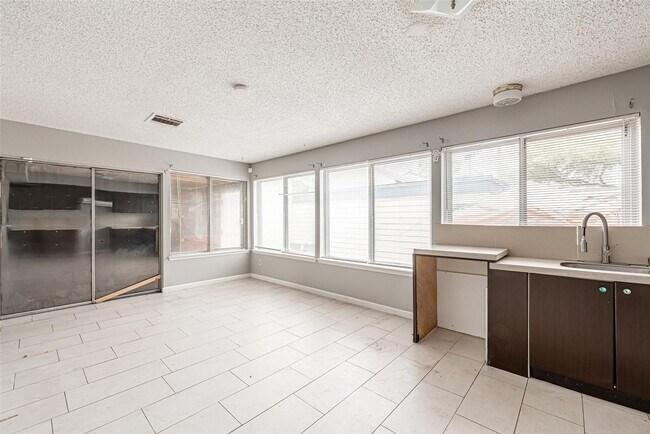 Building Photo - 7180 S Dairy Ashford Rd