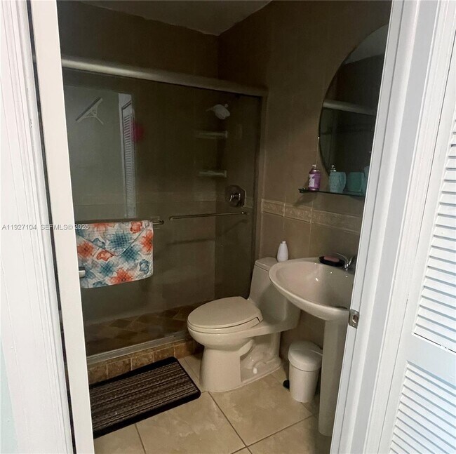 Building Photo - 5673 SW 149th Ave