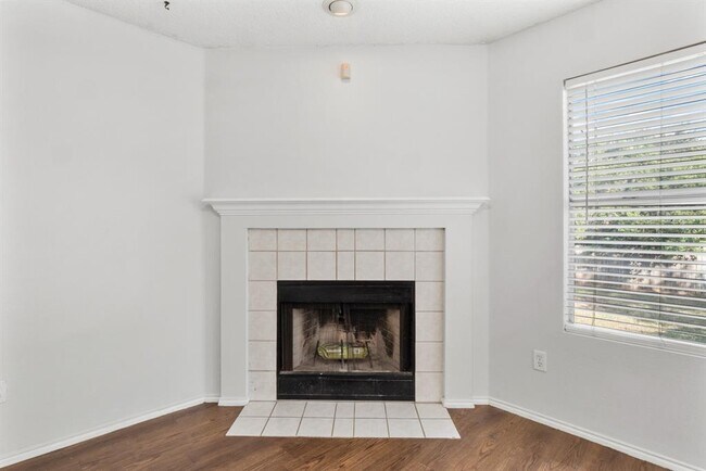 Building Photo - 2012 E Gann Hill Dr