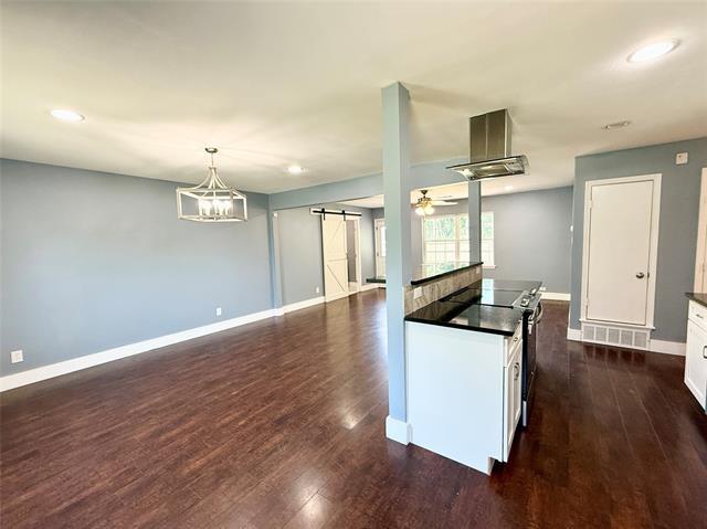 Building Photo - 209 Pacific Cir