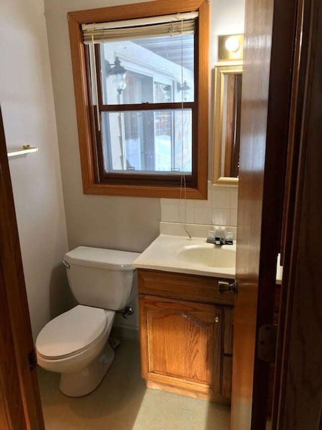 Building Photo - 4 Bedrooms, 2 Bathrooms Single Family Home in Crosslake, MN w/3 season porch