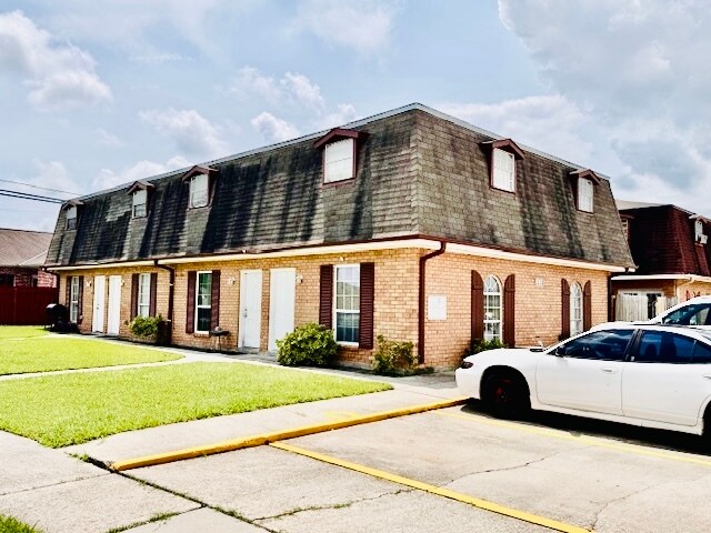 Corner property Unit A - 3333 Golden Dr