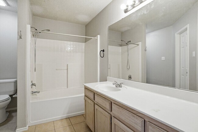 Building Photo - Spacious, Remodeled, 3-2-2 just off Boat Club in Eagle Mountain ISD!