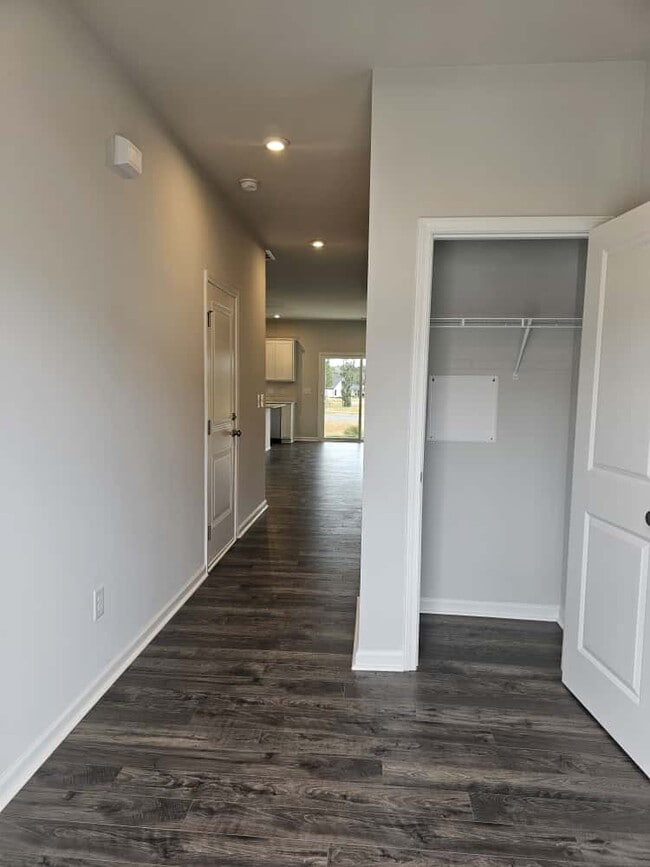 Building Photo - 136 Randwick Ln