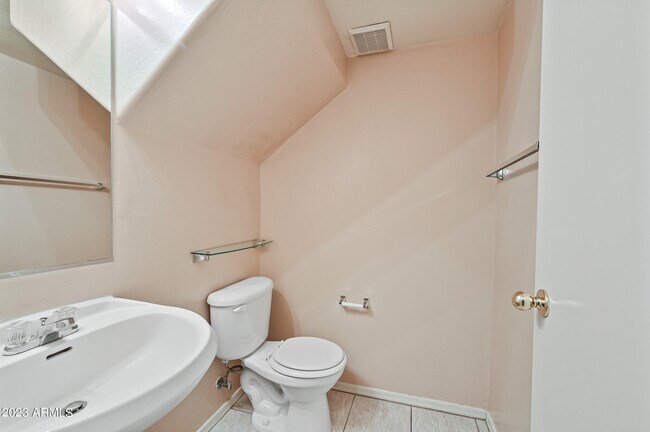 Building Photo - 1559 S Longspur Ln