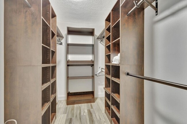 Building Photo - 1104 Jackpine St