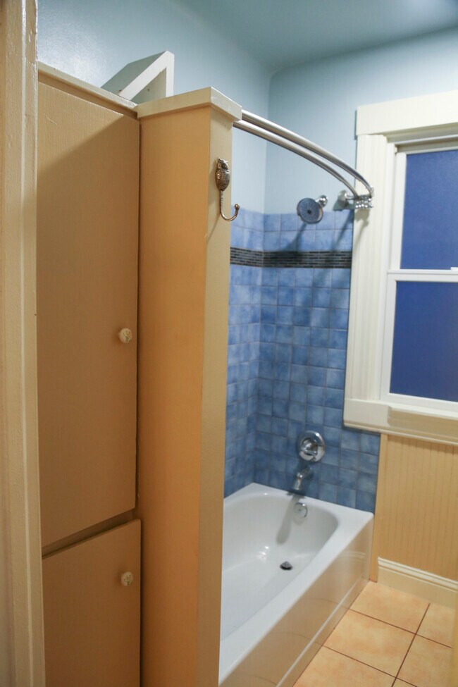Bathroom - 55 Hamilton Pl